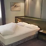 Messehotel Europe 4*