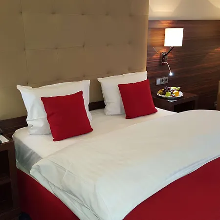Messehotel Europe Hotell 4*
